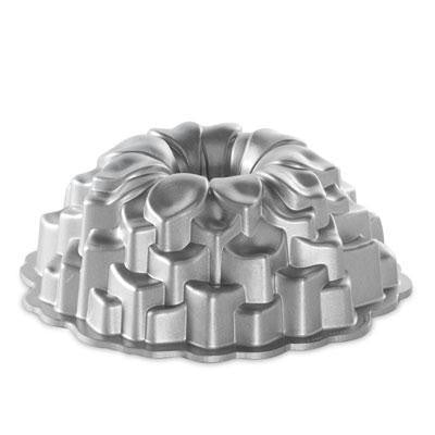 Nw Blossom Bundt Cake Pan